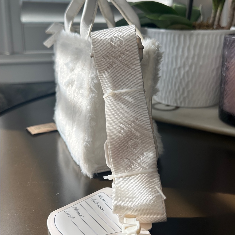 Betsey Johnson Apres mini bag and luggage tag White Faux Fur Handbag with Strap - Picture 7 of 7